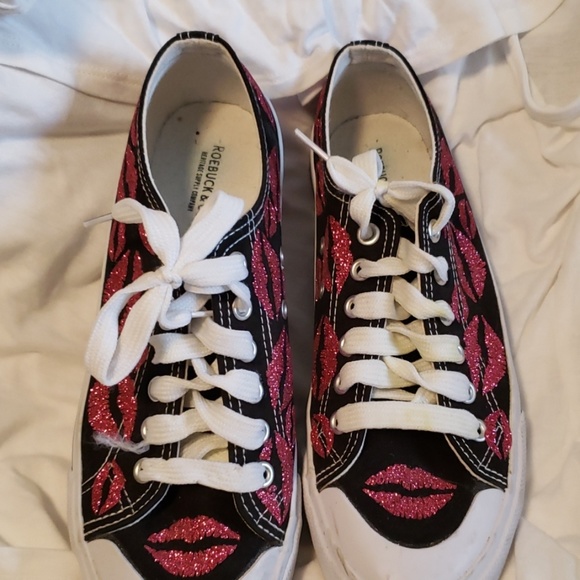 Glitter hot pink and black shoes - Picture 2 of 4